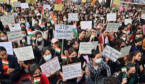 Manipur: मुख्यमंत्री सचिवालय के पास महिलाओं का विरोध-प्रदर्शन