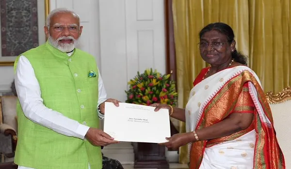 प्रधानमंत्री नरेंद्र मोदी ने सौंपा इस्तीफा, राष्ट्रपति द्रौपदी मुर्मू ने किया स्वीकार, 8 जून को ले सकते हैं तीसरी बार प्रधानमंत्री पद की शपथ