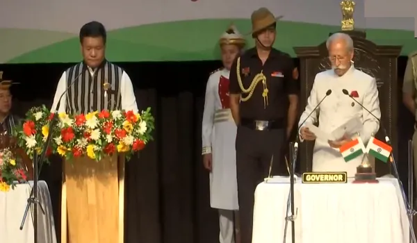 पेमा खांडू बने अरुणाचल प्रदेश के मुख्यमंत्री, राज्यपाल केटी परनाइक ने दिलाई शपथ