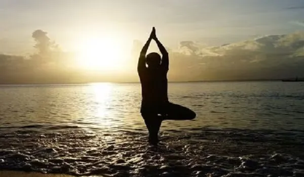 Yoga से बेहतर बनाए आंतरिक शक्ति व आत्मविश्वास