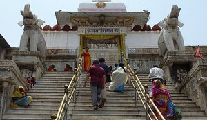 Udaipur News: विश्व प्रसिद्ध जगदीश मंदिर में अब शॉर्ट कपड़े पहन कर जाने पर प्रतिबंध, लागू हुई नई व्यवस्था