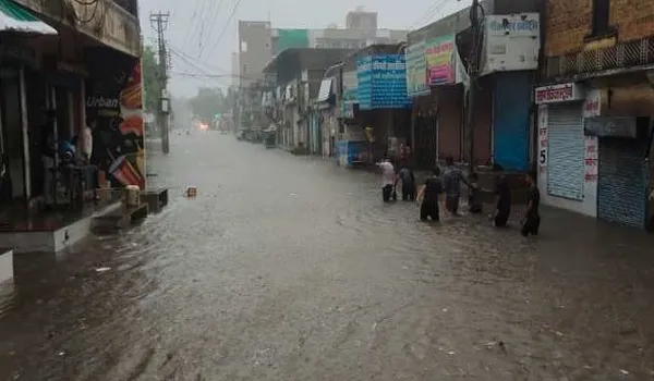 Rajasthan Rain: फतेहपुर शेखावाटी में बारिश बनी मुसीबत, दुकानों में पानी घुसने से लाखों रुपये का माल बर्बाद