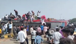 Rajasthan: सवारियों से भरी स्लीपर बस पलटी,  2 दर्जन से अधिक घायल और 6 लोगों की हालत गंभीर