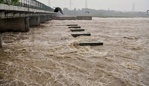 Delhi में धारा 144 लागू, बाढ़ संभावित इलाकों में निषेधात्मक आदेश लागू, यमुना का बढ़ा जलस्तर