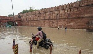 Heavy Rain: यमुना का जलस्तर बढ़ने से दिल्ली में कई इलाके जलमग्न, PM नरेंद्र मोदी ने ली हालातों की जानकारी
