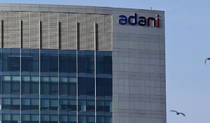 अडानी और एनडीटीवी 4 फीसदी तक मजबूत, शेयरों में दिखी हरियाली