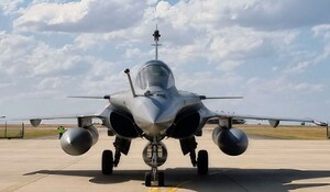 IAF ने फ्रांस की फर्म डसॉल्ट से राफेल विमानों पर भारतीय हथियारों को एकीकृत करने को कहा