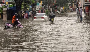 Kerala: IMD ने दी भारी बारिश की चेतावनी, 3 जिलों में स्कूल व कॉलेज बंद