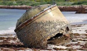 Australia के समुद्र तट पर मिली रहस्यमय वस्तु को बताया गया भारतीय रॉकेट का हिस्सा