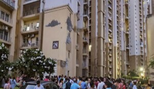 Noida की चौंकाने वाली घटना, आठवीं मंजिल से लिफ्ट गिरने से 73 वर्षीय महिला की हुई मौत