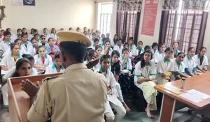 Rajasthan: प्रतापगढ़ पुलिस ने महिलाओं को आत्म सुरक्षा और साइबर अपराध से बचने की दी जानकारी, सतर्क रहने का दिया सुझाव
