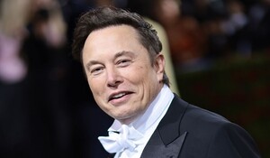 Elon Musk, Twitter की रीब्रांडिंग के बाद अब बदल रहा डोमेन, आईओएस यूजर्स को कथित तौर पर दिख रहा X.com