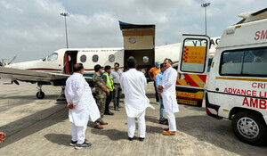 जयपुर एयरपोर्ट से कांग्रेस नेता रामेश्वर डूडी को मेदांता के लिए किया गया एयरलिफ्ट, एयर एंबुलेंस में एक परिजन भी गया साथ