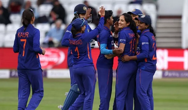 IND vs ENG:  भारतीय महिला टीम ने रचा इतिहास, 23 साल बाद जीती वन डे सीरीज, हरमनप्रीत और रेणुका रहे मैच के स्टार