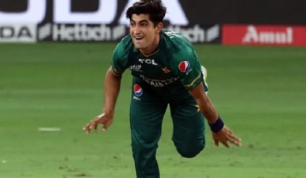 Pakistan के तेज गेंदबाज नसीम शाह कोविड-19  पॉजिटिव, T20 International सीरीज के दो मैचों में नहीं लेंगे हिस्सा 