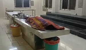 Dungarpur News: युवक ने दुपट्टे से फांसी लगाकर दी जान, 4 बच्चों को लेकर पत्नी भाई को राखी बांधने गई थी