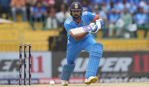 Rohit Sharma: श्रीलंका के खिलाफ खेलते हुए रोहित ने बनाया रिकॉर्ड, सचिन को पीछे छोड़ बने छठे बल्लेबाज