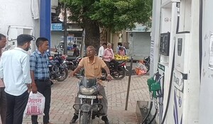 Dungarpur News: पेट्रोल पंप पर हड़ताल का असर, पेट्रोल -डीजल खत्म होने से कई गाड़िया रुकी, लोग बोले- सरकार को वैट कम करना चाहिए