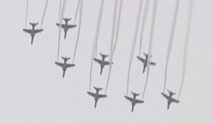 VIDEO: जलमहल पर एयर शो का दूसरा दिन, वायुसेना की सूर्य किरण एरोबेटिक टीम ने दिखाए हैरतअंगेज करतब