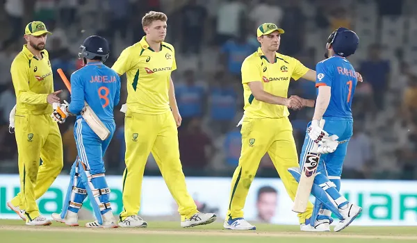 IND vs AUS: भारत ने ऑस्ट्रेलिया के खिलाफ 5 विकेट से दर्ज की जीत, 27 साल का रिकॉर्ड तोड़ सीरीज में 1-0 से बढ़त की हासिल