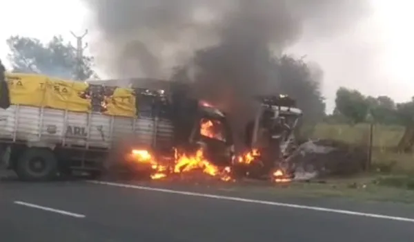 Didwana News : मेगा हाइवे पर निमोद के पास 2 ट्रकों में भिड़ंत, भीषण हादसे के बाद लगी आग, ट्रक चालक की जलने से मौत