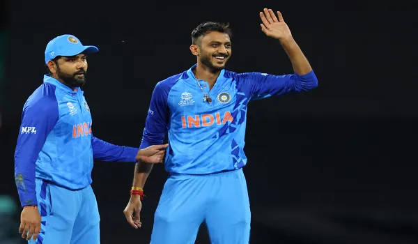 IND vs AUS: भारत-ऑस्ट्रेलिया तीसरे वनडे से बाहर हो सकते है अक्षर पटेल, बतौर रिप्लेसमेंट अश्विन होंगे शामिल