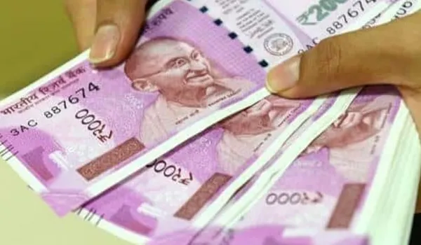 RBI ने बैंकों में ₹2,000 के नोट बदलने की अंतिम तिथि बढ़ाई, अब 7 अक्टूबर त​क कर सकते चेंज