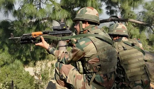 Jammu Kashmir: शोपियां में सुरक्षाबलों और आतंकियों के बीच मुठभेड़, लश्कर का एक आतंकवादी ढेर