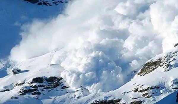 उत्तराखंड: उत्तरकाशी में 29 पर्वतारोही हिमस्खलन में फंसे, आठ बचाये गए