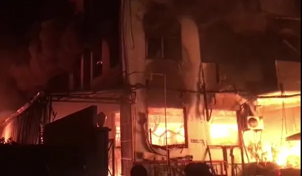 Noida में Conveyor Belt बनाने वाली फैक्टरी में लगी आग, कोई हताहत नहीं
