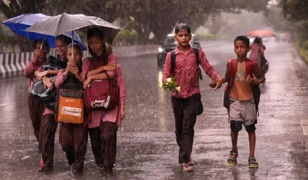 Uttar Pradesh: भारी बारिश के चलते नोएडा व गाजियाबाद में सभी स्कूल बंद