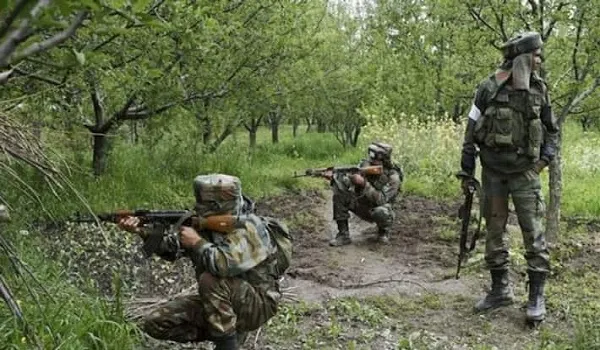 जम्मू-कश्मीर के अनंतनाग जिले में मुठभेड़ में दो आतंकवादी ढेर