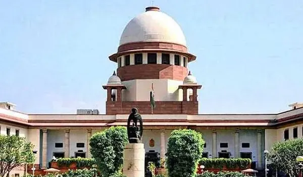 उच्चतम न्यायालय ने कर्नाटक के शैक्षणिक संस्थानों में हिजाब पर प्रतिबंध मामले में खंडित फैसला सुनाया