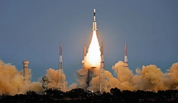इसरो के समर्पित वाणिज्यिक उपग्रह मिशन एलवीएम3 एम2/वनवेब इंडिया-1 का प्रक्षेपण किया गया