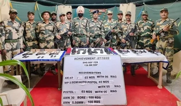 Punjab: BSF ने भारत-पाकिस्तान सीमा के पास AK-47 राइफल, पिस्तौल बरामद कीं