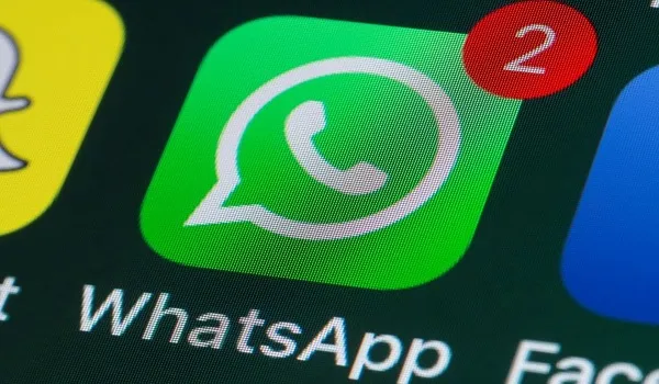 WhatsApp बीटा यूजर्स के लिए रोलआउट कर रहा नया 'रिप्लाई बार फीचर', जानिए डिटेल्स