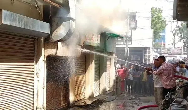 Ajmer News: होटल के चिमनी में शार्ट सर्किट से लगी आग, दमकल कर्मियों ने ऐसे पाया आग पर काबू