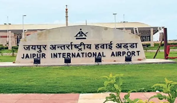 VIDEO: जयपुर एयरपोर्ट पर कस्टम विभाग का एक्शन, दुबई से तस्करी कर लाया गया 5 किलो सोना पकड़ा