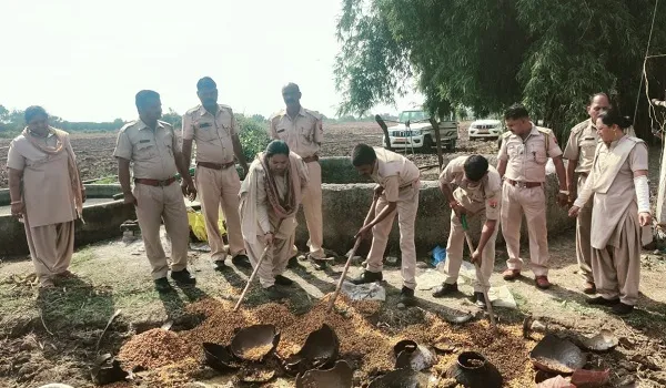 Jhalawar News: आबकारी विभाग की बड़ी कार्रवाई, 10 हजार लीटर वॉश और 10 भट्टियां तोड़ी