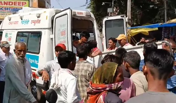 Dholpur News: कैला देवी माता के दर्शन कर वापस लौट रहे श्रद्धालुओं से भरी पिकअप पलटी, आधा दर्जन लोग घायल