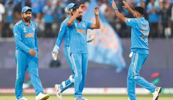 IND vs NZ: मोहम्मद शमी के सामने कीवी टीम ने टेके घुटने, 273 रन के स्कोर पर हुई ऑलआउट