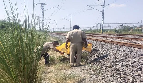 Pali News: रेलवे ट्रैक पर मालगाड़ी की चपेट में आने से युवक की मौत, सीमा विवाद के चक्कर में 6 घंटे तक ट्रैक के पास पड़ा रहा युवक का शव