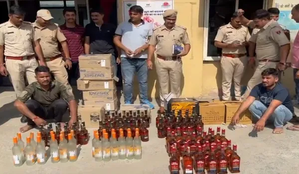 Udaipur News: नाकाबंदी तोड़ भागी कार, पकड़ा तो मिली अवैध शराब; 2 आरोपी गिरफ्तार