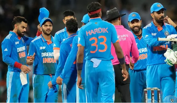 World Cup 2023: अजेय रण पर सवार टीम इंडिया को लगा झटका, आगामी तीन मैचों में करना होगा इस मुसीबत का सामना