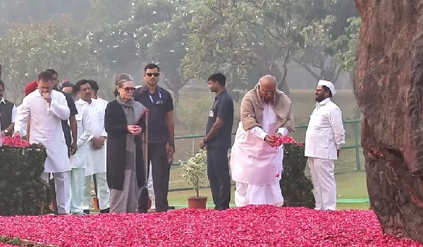 इंदिरा गांधी की 39वीं पुण्यतिथि आज, पीएम मोदी समेत कांग्रेस अध्यक्ष खरगे ने अर्पित की श्रद्धांजलि