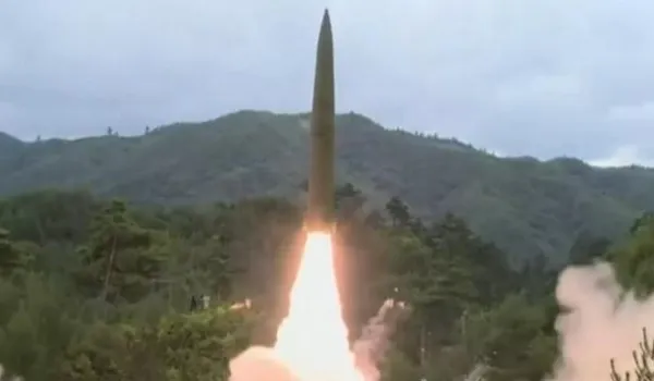 एक बार फिर North Korea ने 10 से अधिक अलग-अलग जगह पर मिसाइल दागीं- South Korea