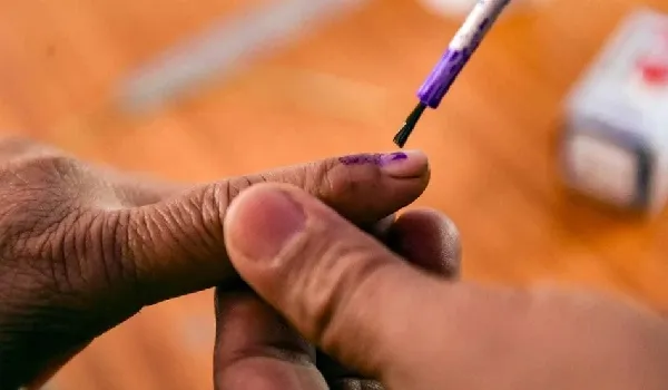 Gujarat Assembly Election: कहीं एक मतदाता के लिए बनेगा मतदान केंद्र तो कहीं पोत कंटेनर में होगा मतदान