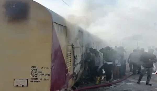 Maharashtra: शालीमार एक्सप्रेस ट्रेन में लगी आग, सभी यात्री सुरक्षित, सेवाओं में विलंब