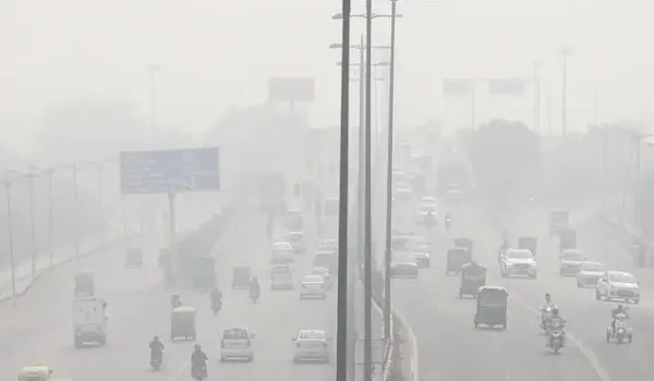 Delhi AQI: कल की तुलना में NCR में तेज हवाएं चलने से वायु प्रदूषण में सुधार