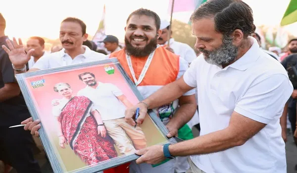 Congress की ‘भारत जोड़ो यात्रा’ का 63वां दिन आज, महाराष्ट्र में स्थानीय लोगों से मिले राहुल गांधी
